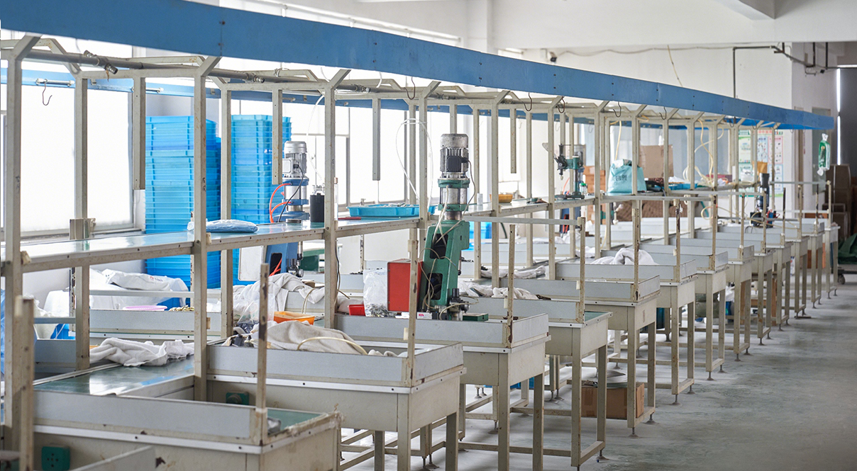    Disponible en varios materiales, incluyendo GCR15, acero inoxidable, latón y plásticos diseñados.  
